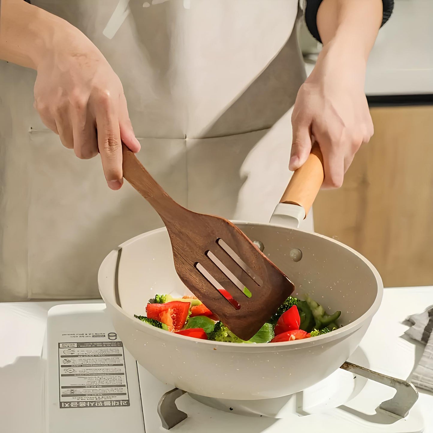 Charly Kitchen Utensils Set in Natural Wood