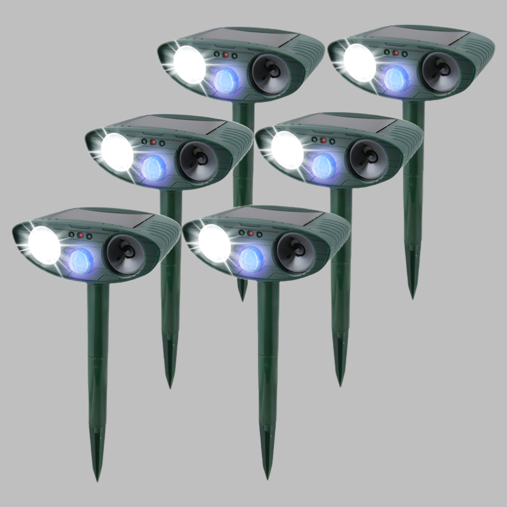 Charly | Solar Ultrasonic Pest Repeller with LED Flash