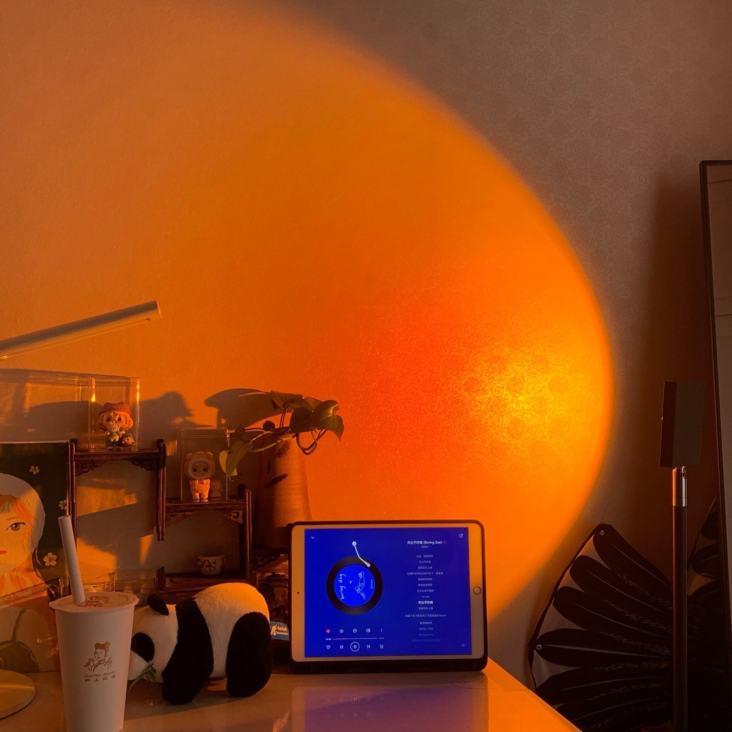 Charly | LED Color Projector Floor Lamp | Minimalist Halo Light Effect