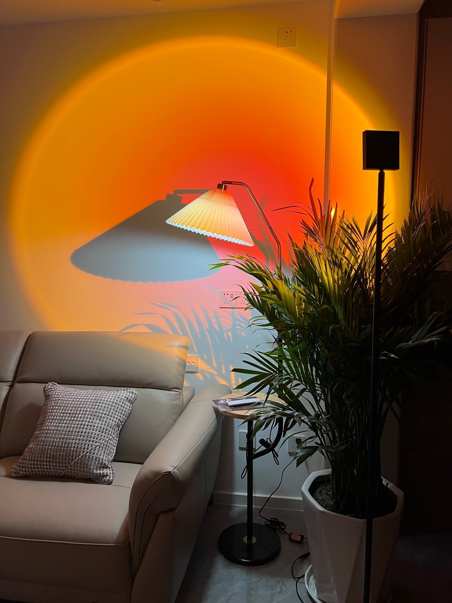Charly | LED Color Projector Floor Lamp | Minimalist Halo Light Effect