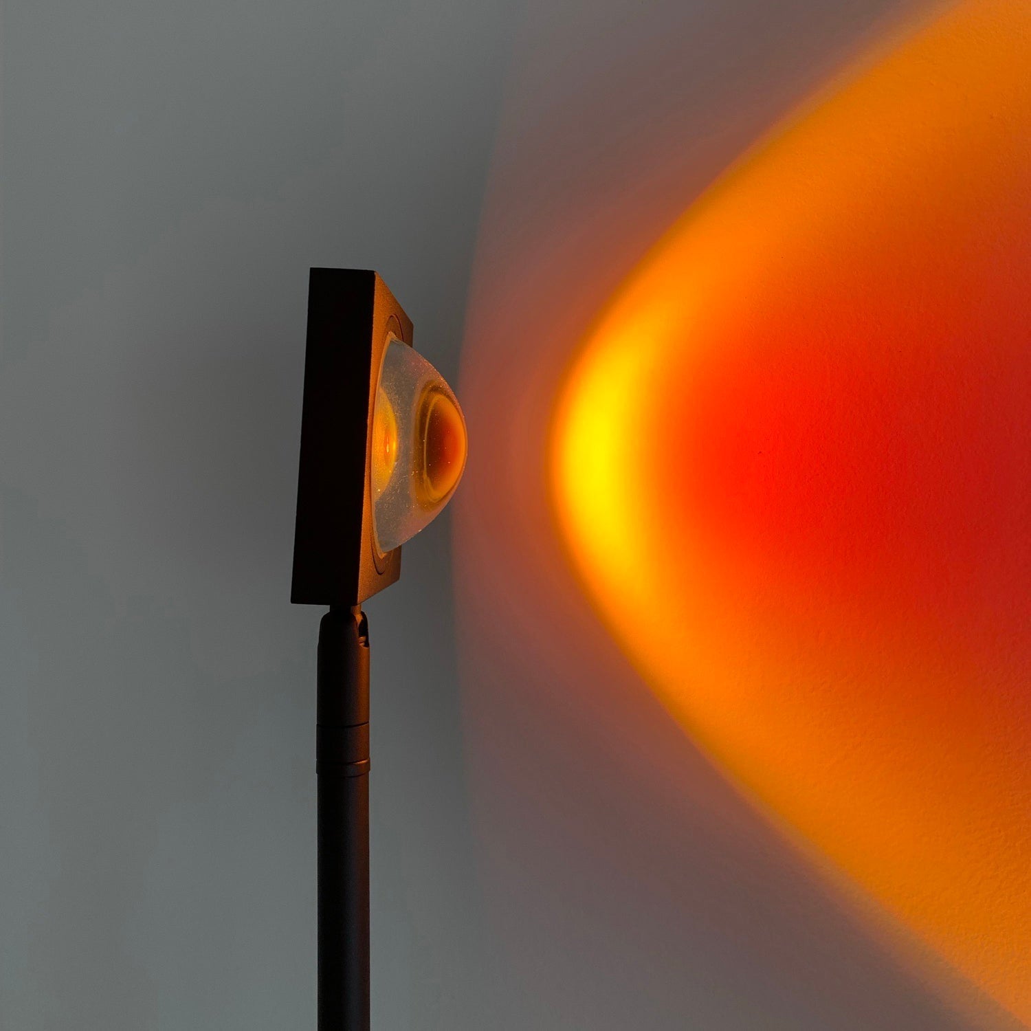 Charly | LED Color Projector Floor Lamp | Minimalist Halo Light Effect