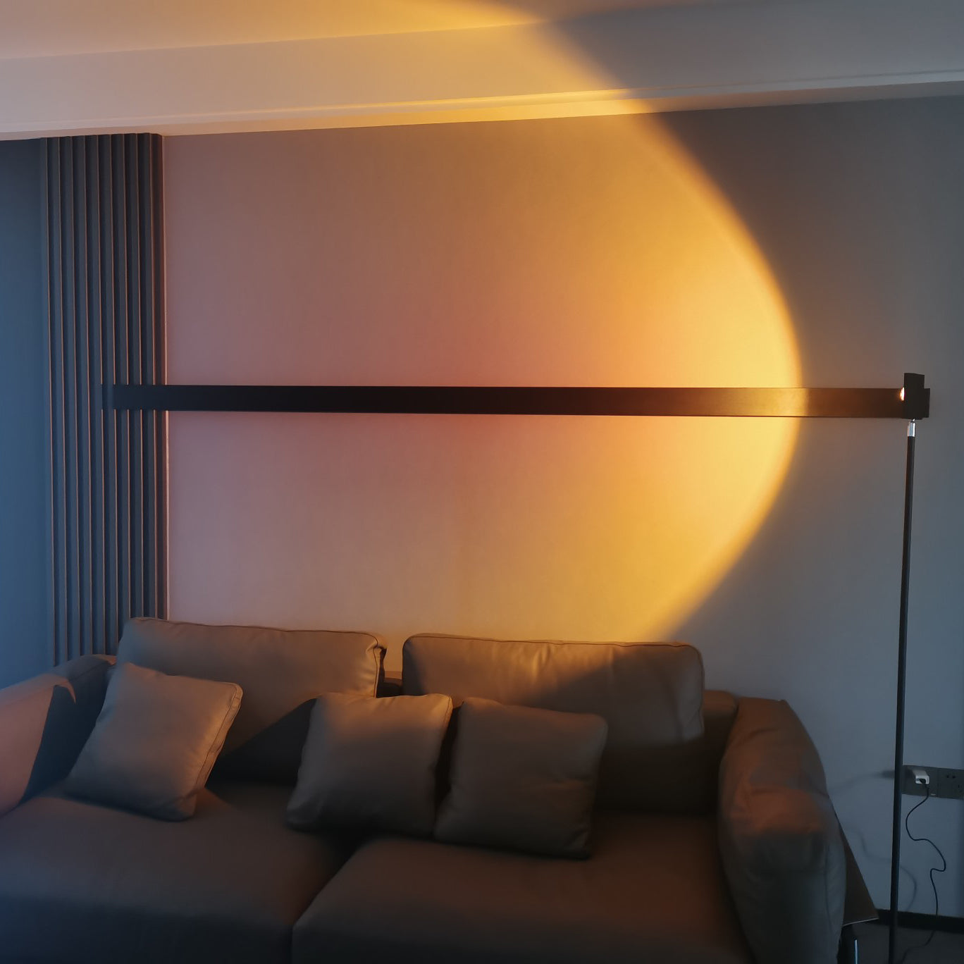 Charly | LED Color Projector Floor Lamp | Minimalist Halo Light Effect