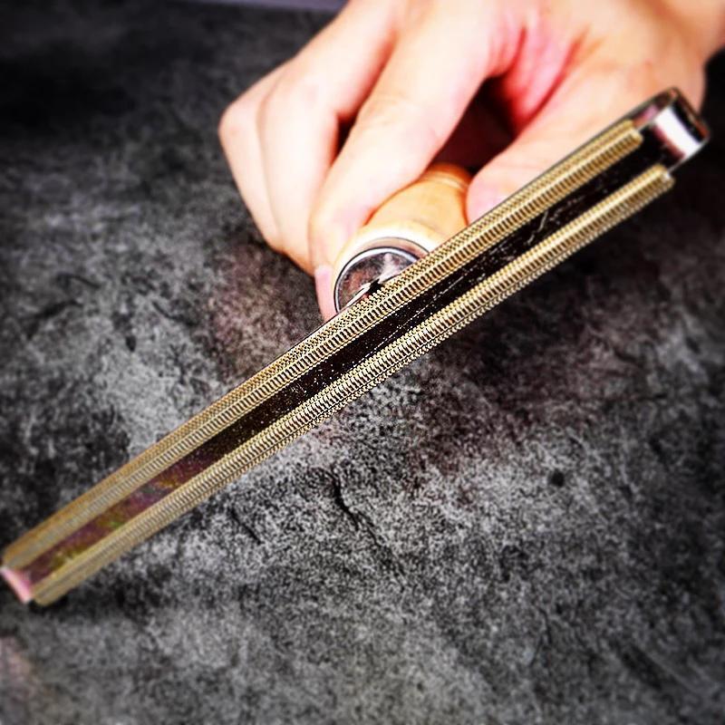 Charly | Manual Lint Remover | Copper Precision Head | Solid Wood Handle | Battery-Free Fabric Shaver for Cashmere, Wool & Upholstery | Pilling Extractor