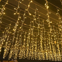 Sisica | Quntis 50m LED Icicle Light String | IP44 Weatherproof | 36V Low Voltage | 500+ LEDs | Icicle Waterfall Effect | Warm White