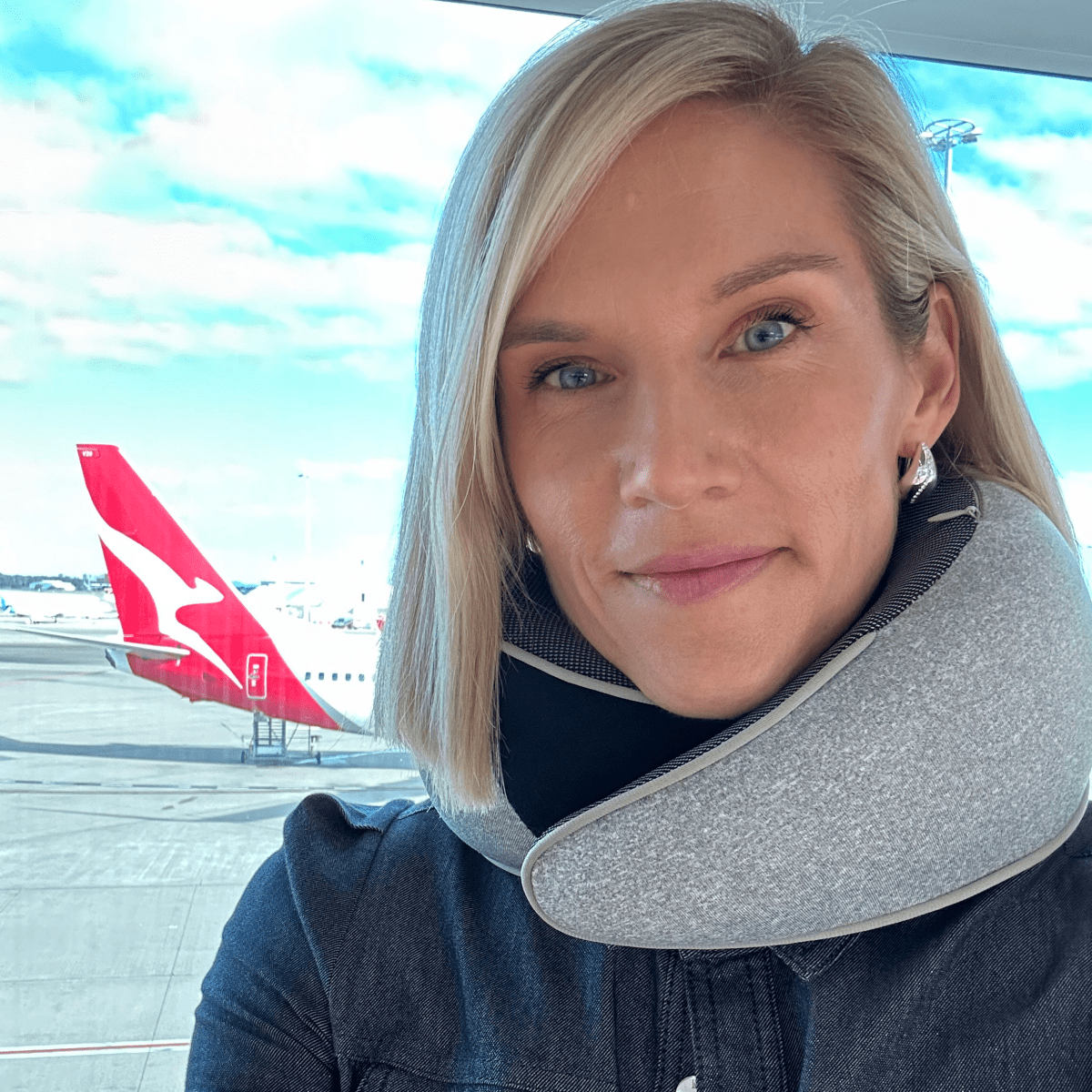 Charly | TRAVELNEST – Ergonomic Travel Pillow for Neck Support
