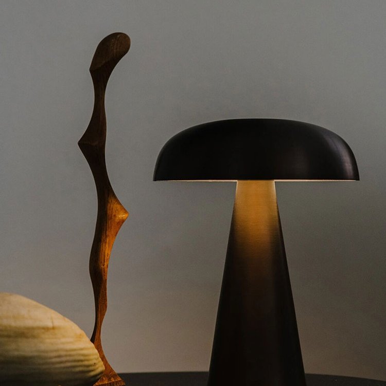 Charly | Wireless Table Lamp | Rechargeable Mushroom Design