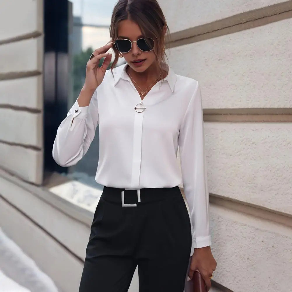 Charly | Women's Button-Up Shirt with Ring Detail