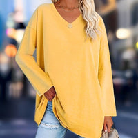 Sisica | Relaxed V-Neck Everyday Shirt