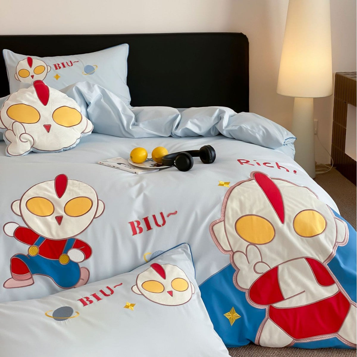Children's Microfiber Satin Bedding Set with Comic Appliqué and 3D Quilted Pillow