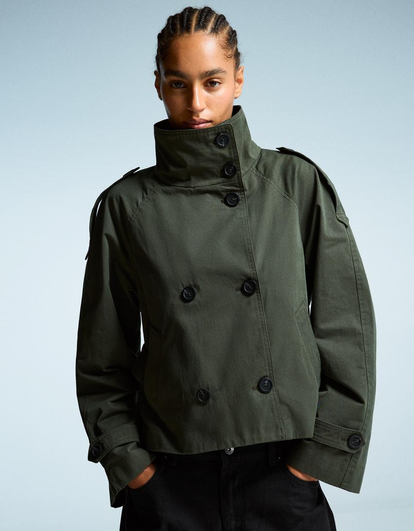 Classic and Lightweight Cropped Autumn Trench Coat in Soft Fabric