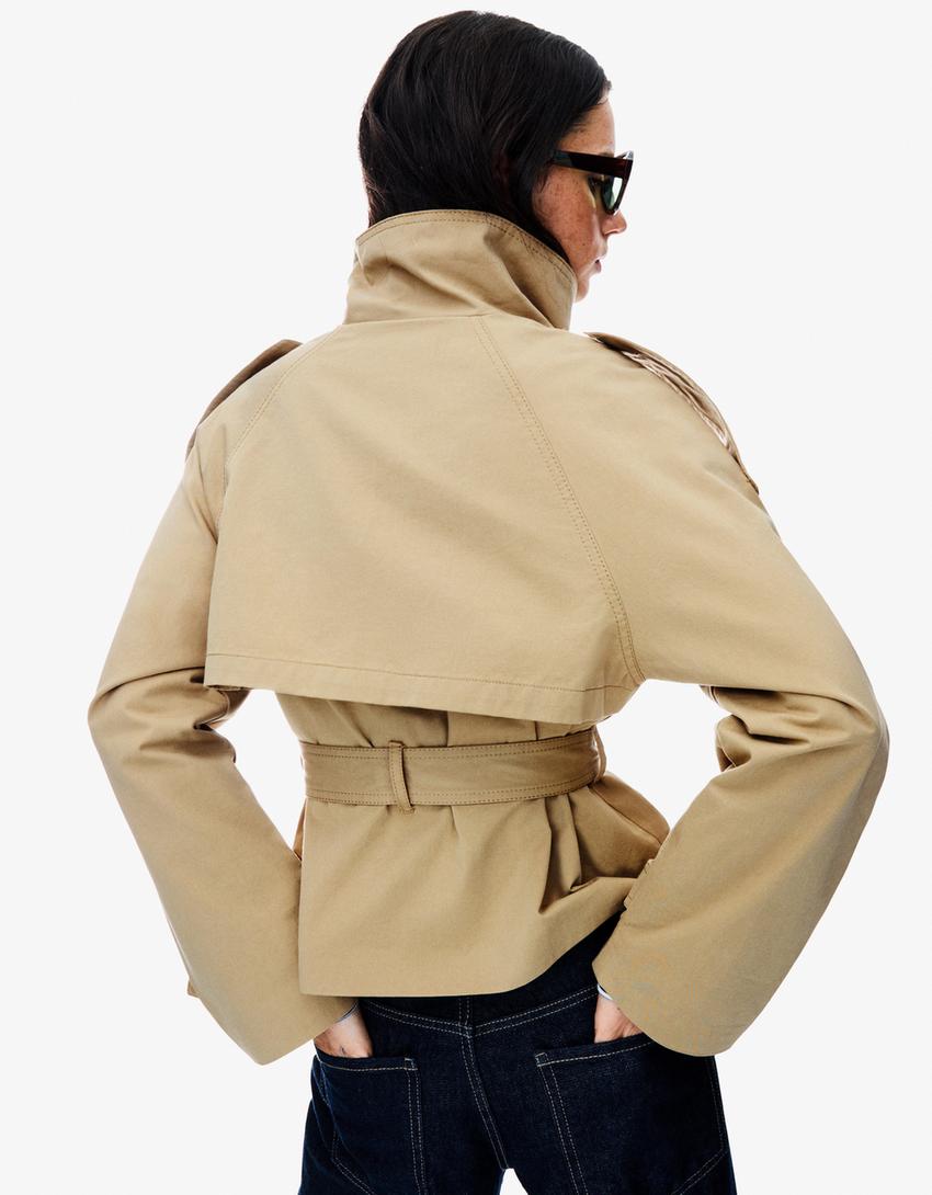 Classic and Lightweight Cropped Autumn Trench Coat in Soft Fabric