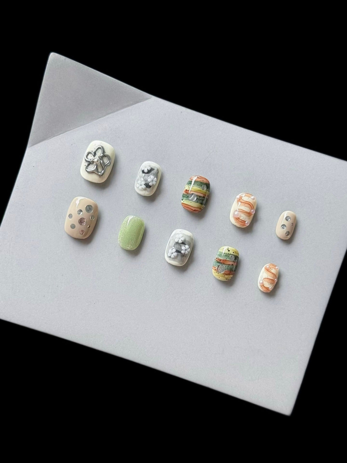 Decorative Press-On Nail Art Set