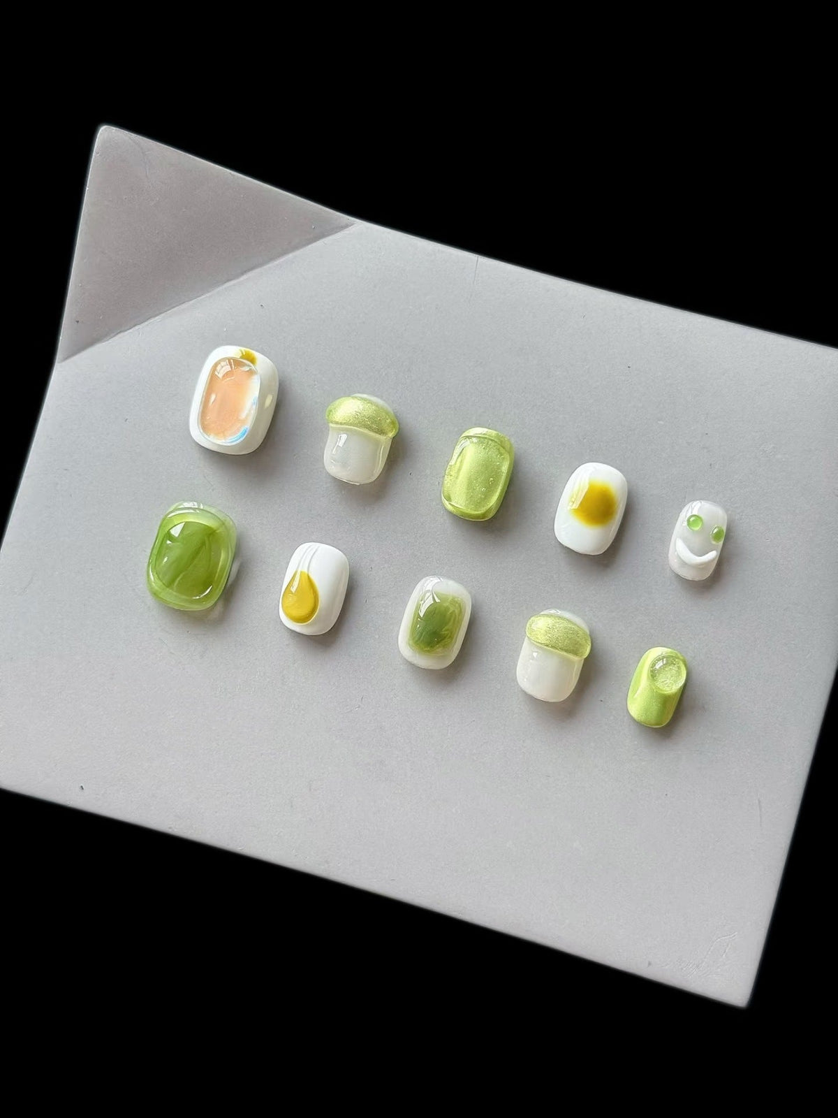 Decorative Press-On Nail Art Set