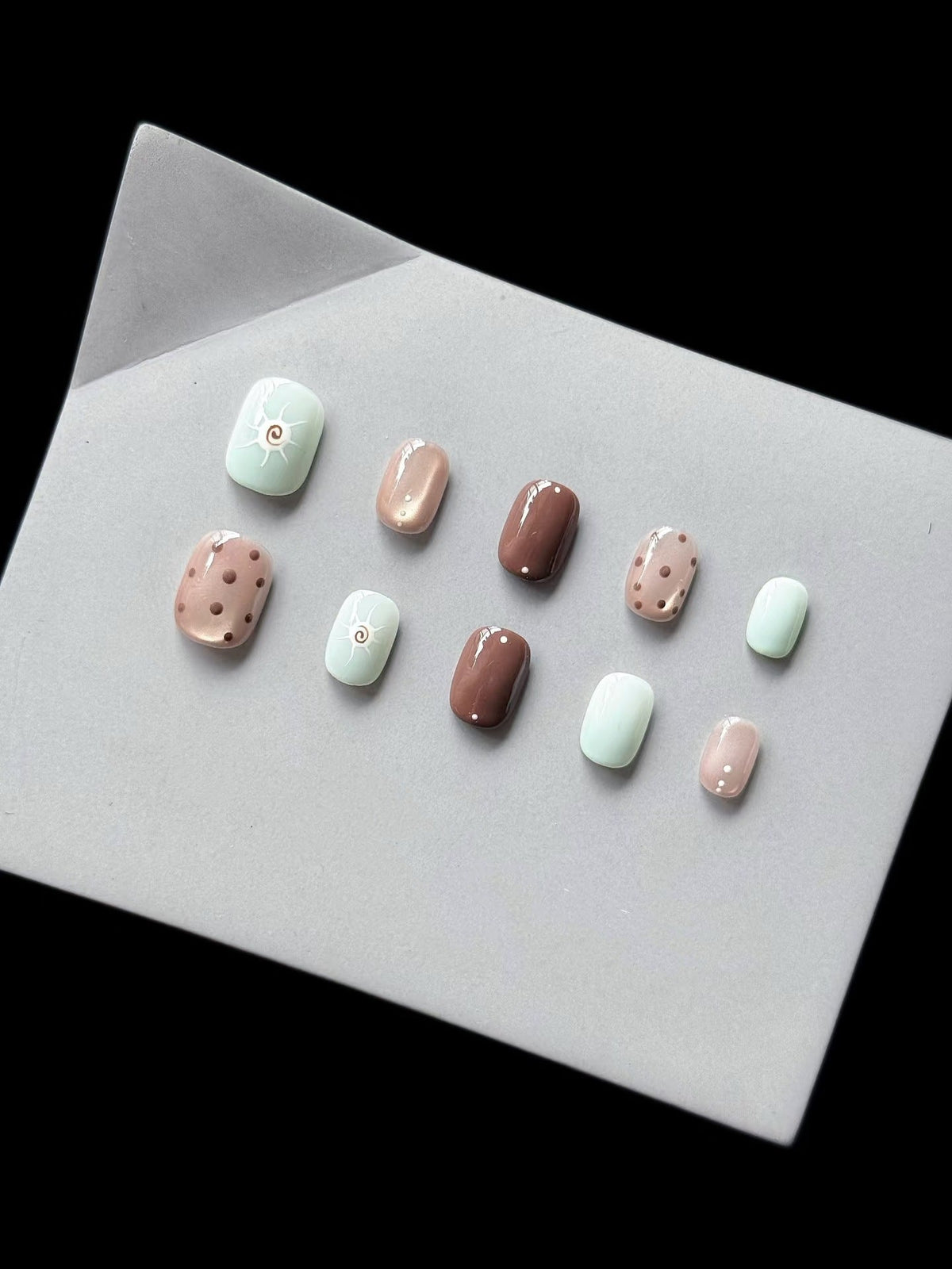 Decorative Press-On Nail Art Set
