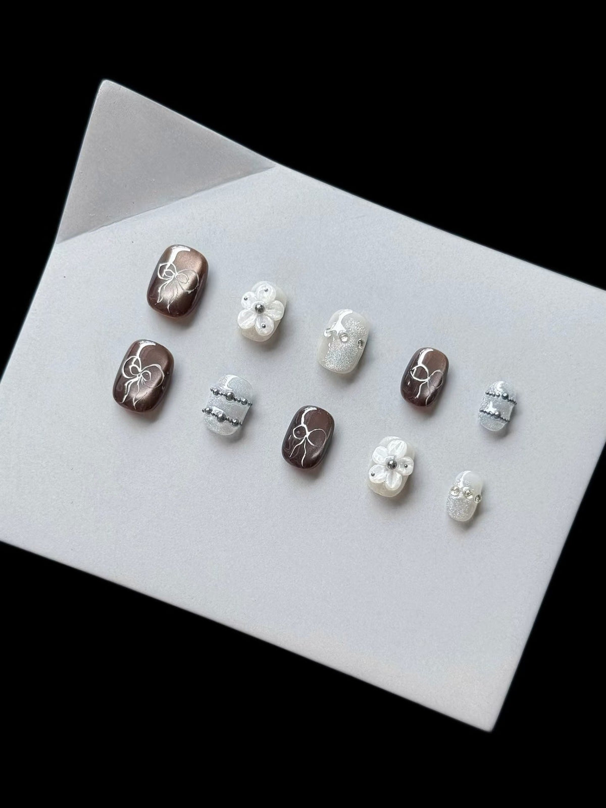 Decorative Press-On Nail Art Set