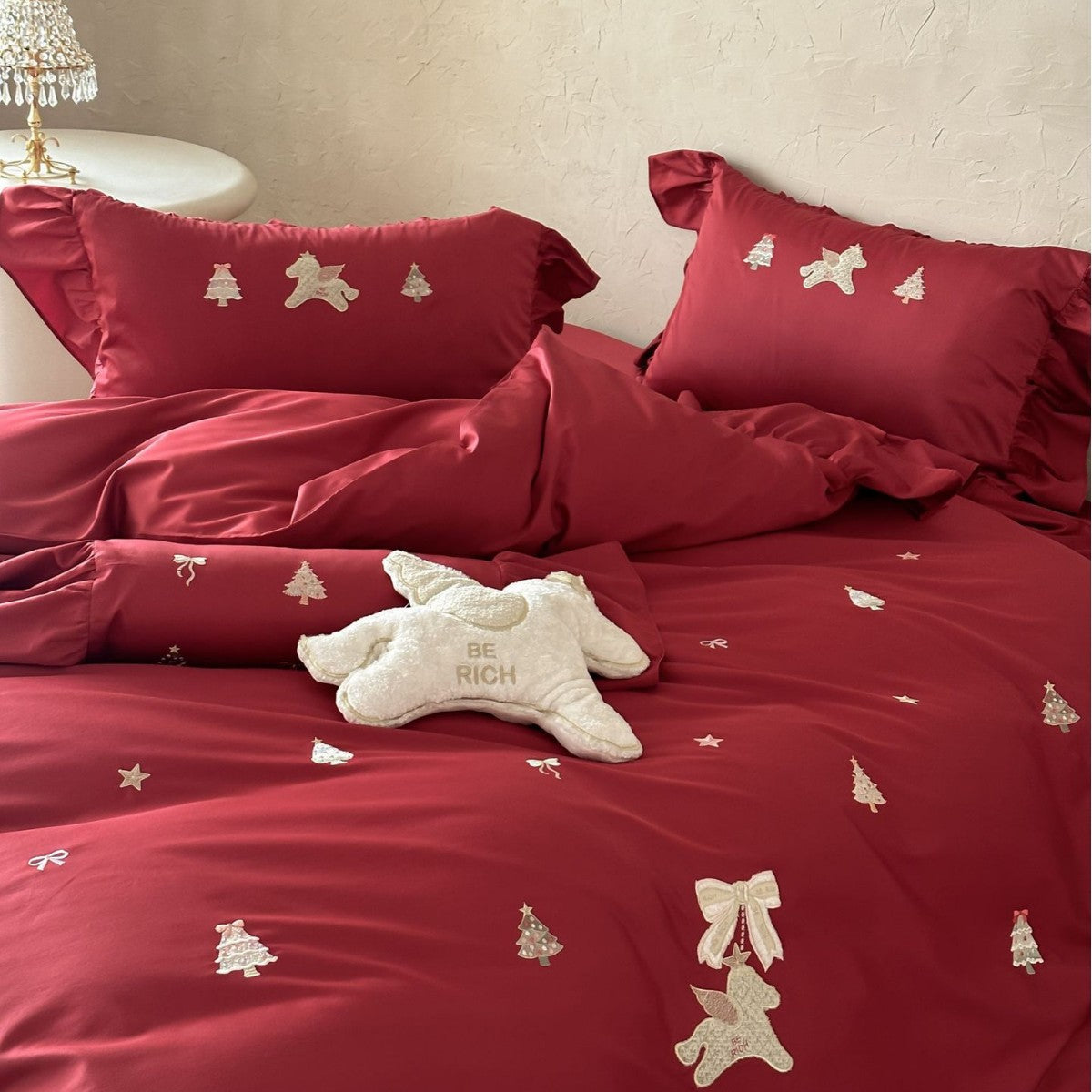 Festive Cotton Sateen Bedding Set with Ruffles and Embroidered Winter Motifs