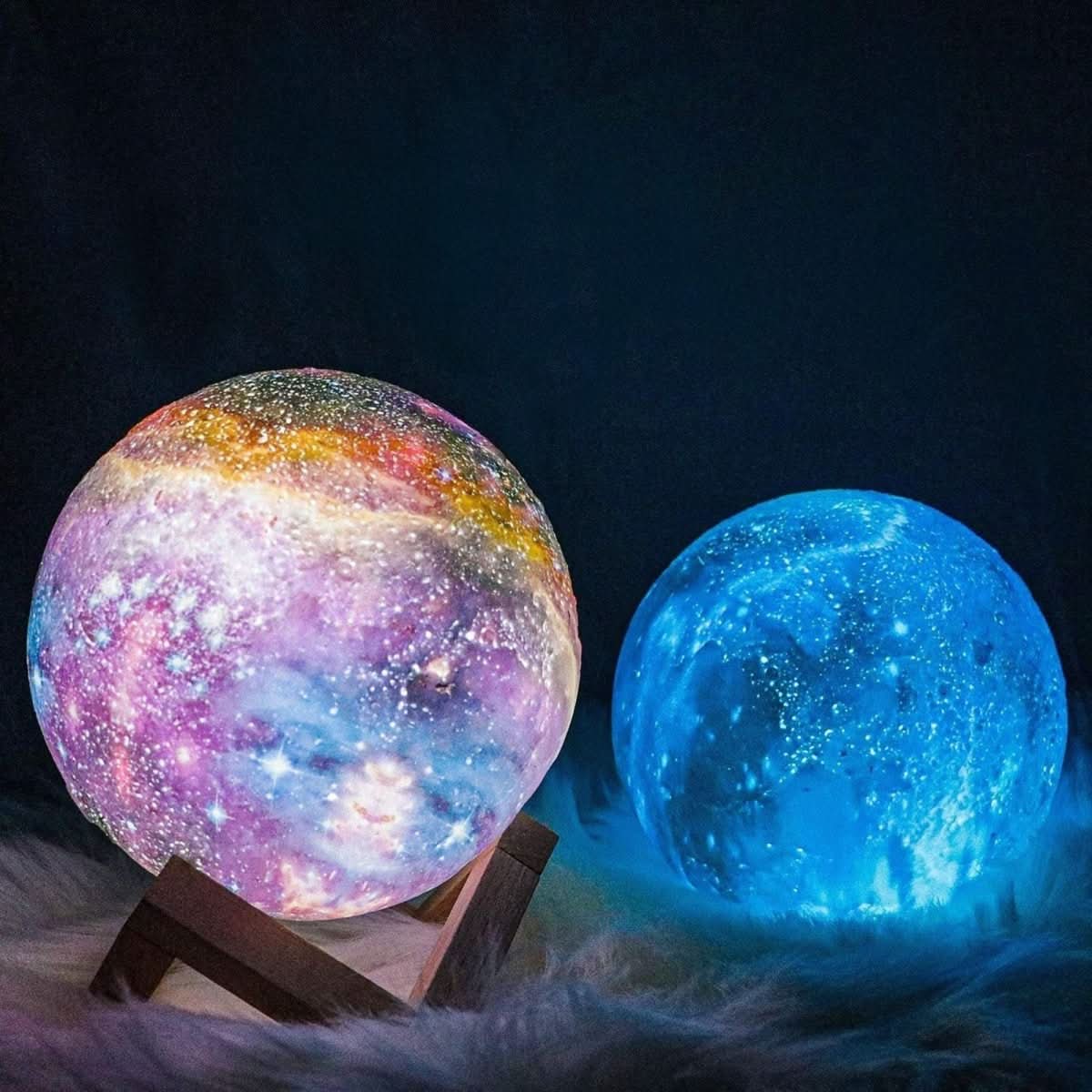 GALAXY MOONLAMP - 3D moon lamp with 16 colours & wooden stand
