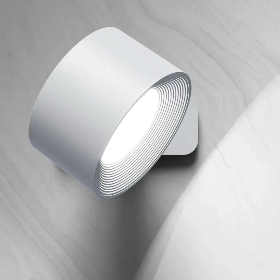 GLOW360 – Wireless, Rotatable LED Wall Lamp