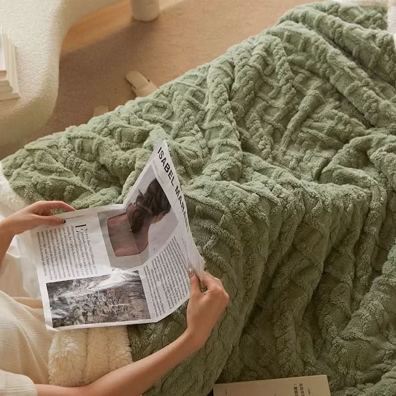 LAMMARA – Fluffy lambswool blanket for maximum warmth