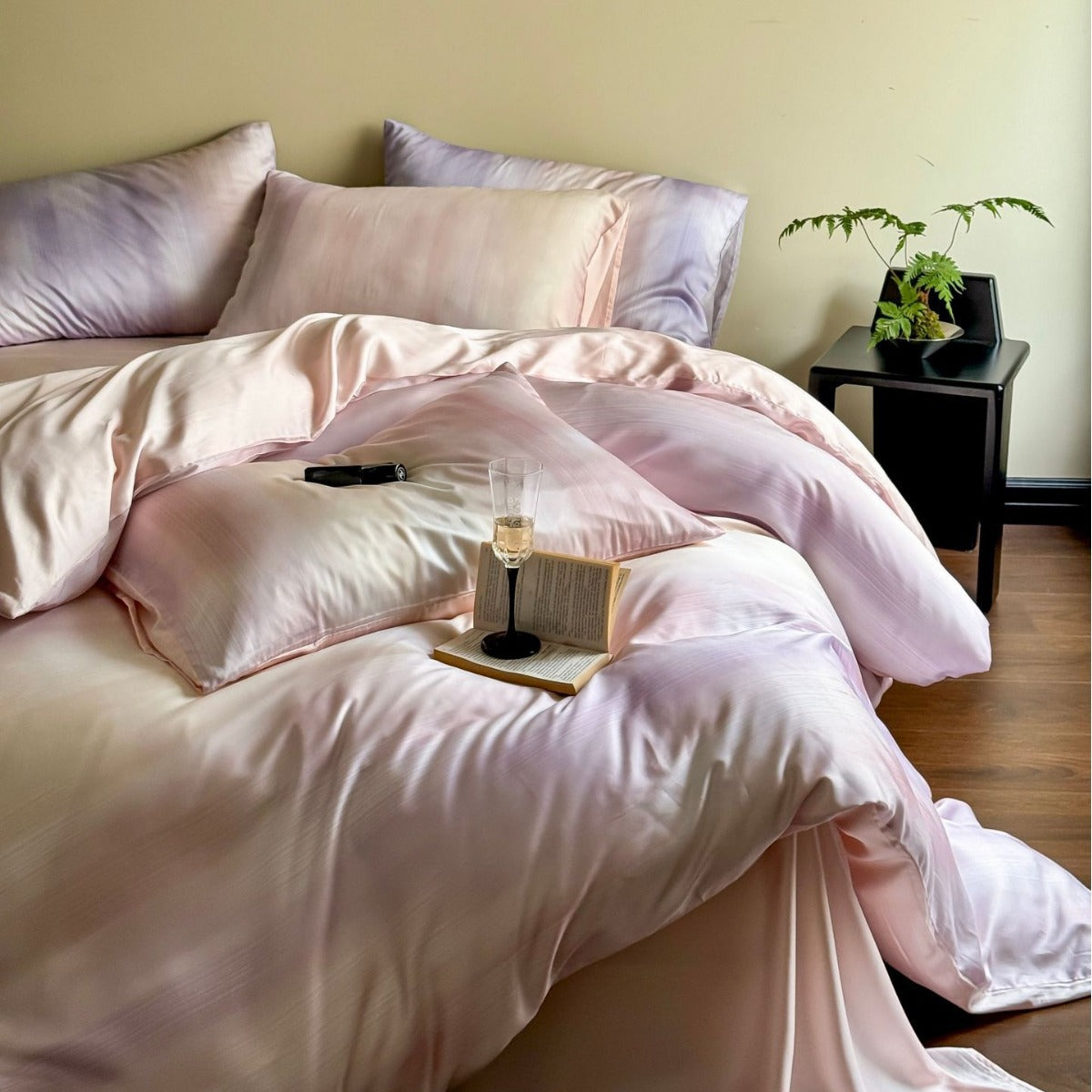 Mako Satin Bedding Set with Soft Watercolor Gradient and Concealed Envelope Closure