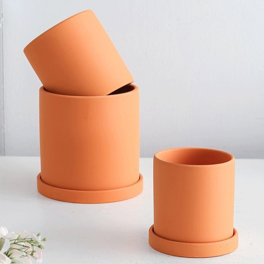 PLANTIVA – Elegant flowerpot made of ceramic with saucer