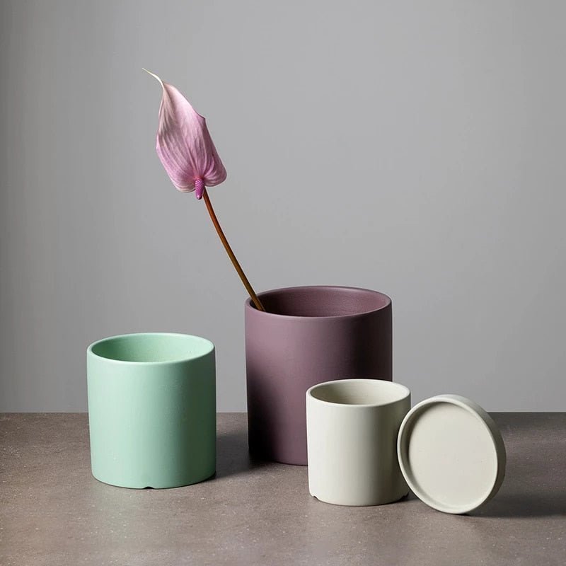 PLANTIVA – Elegant flowerpot made of ceramic with saucer