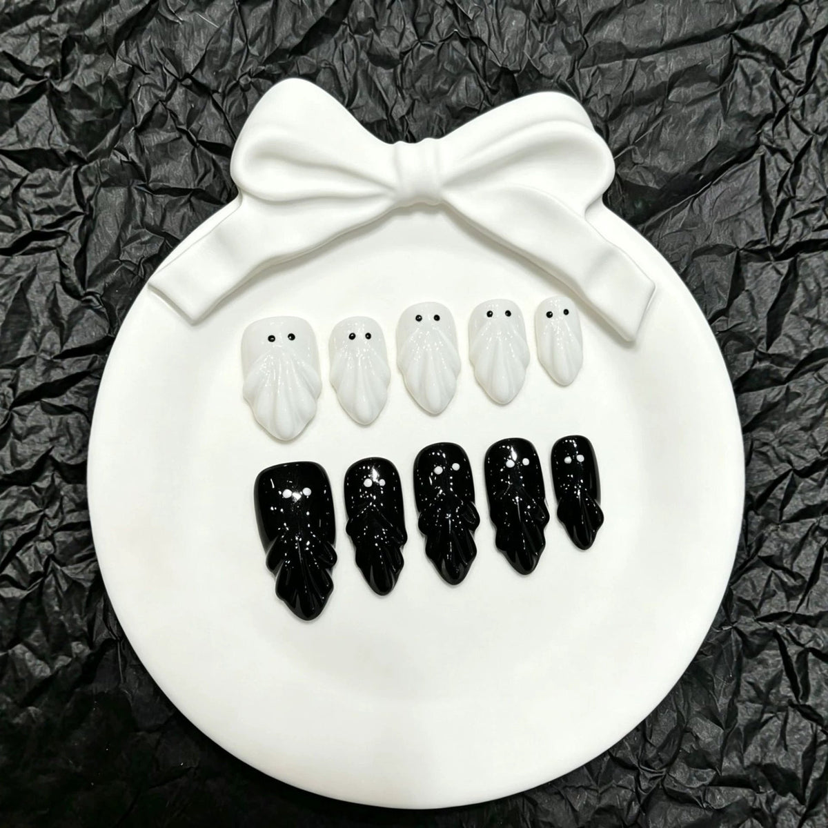Playful Ghost-Themed Press-On Nail Set