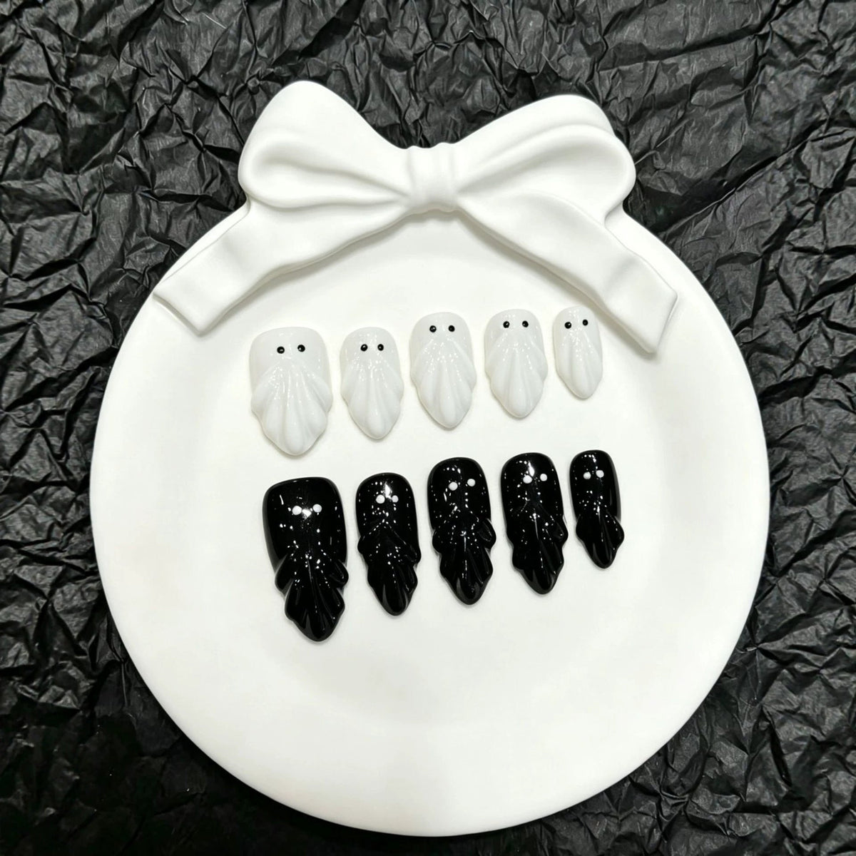Playful Ghost-Themed Press-On Nail Set