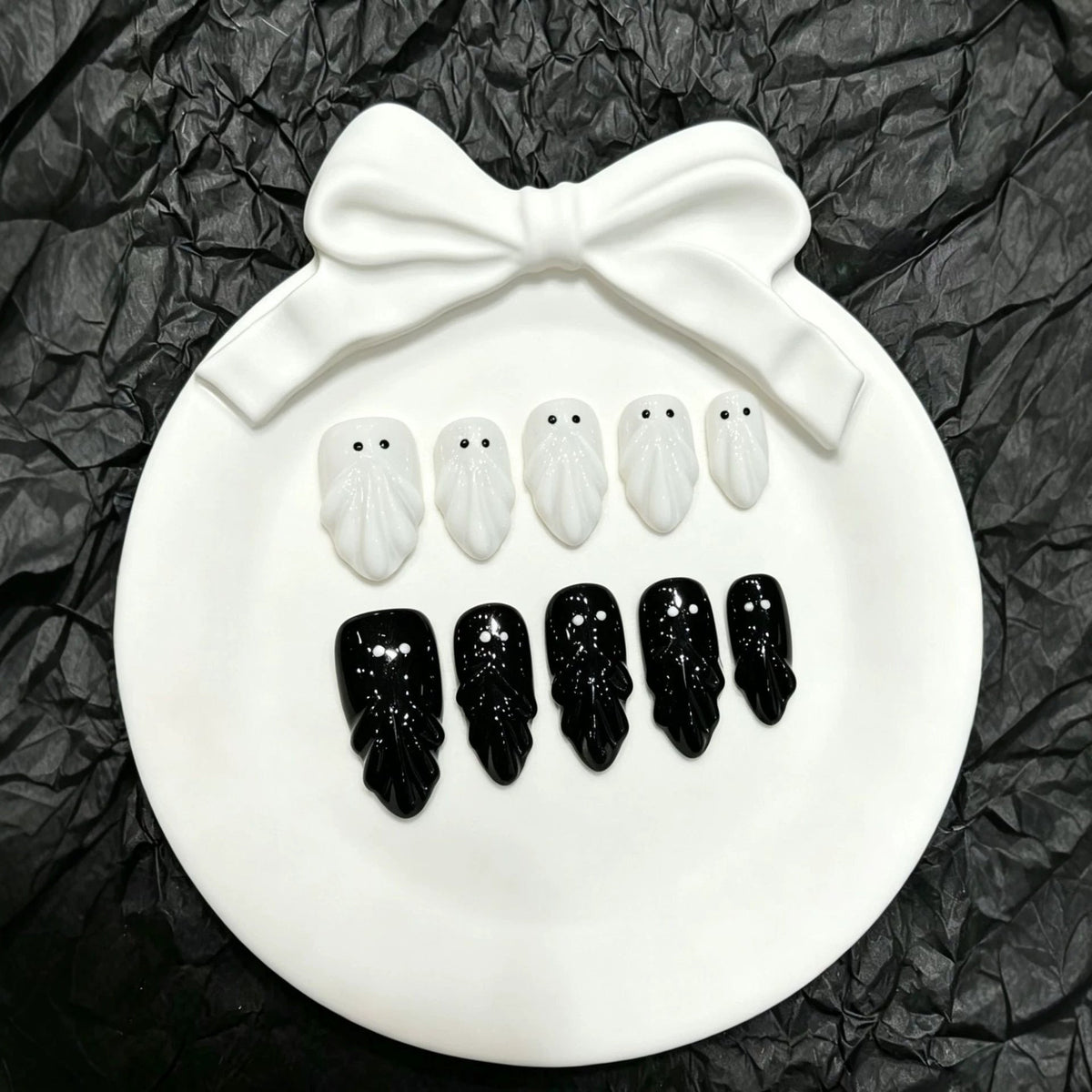 Playful Ghost-Themed Press-On Nail Set