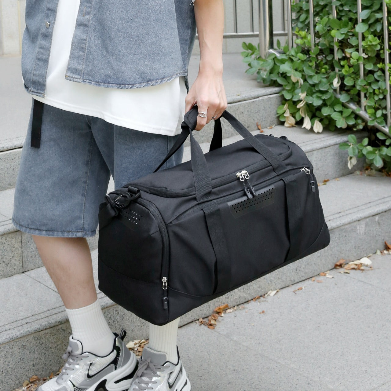 Sporty Travel Bag with Insulated Interior Compartment