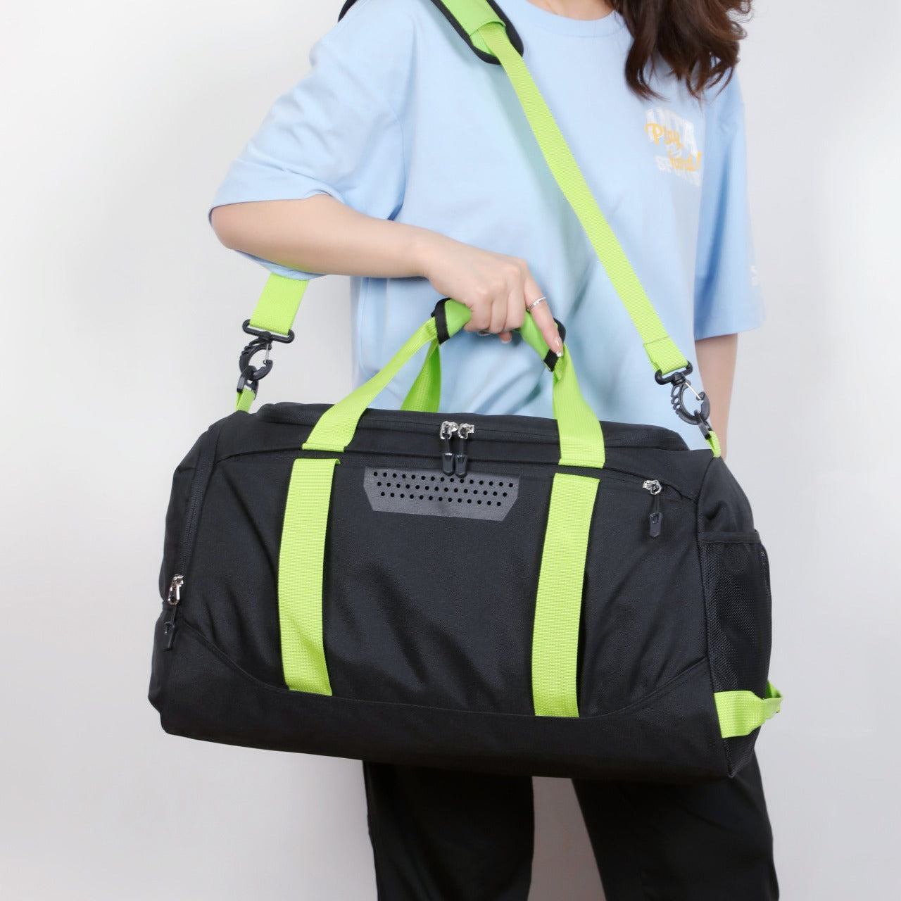 Sporty Travel Bag with Insulated Interior Compartment