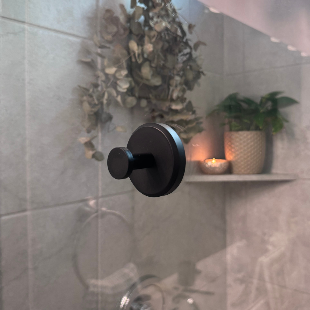 Twist-Lock Suction Hooks for Bathroom & Kitchen (2-Pack)
