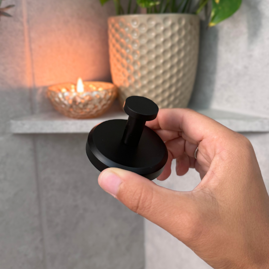 Twist-Lock Suction Hooks for Bathroom & Kitchen (2-Pack)