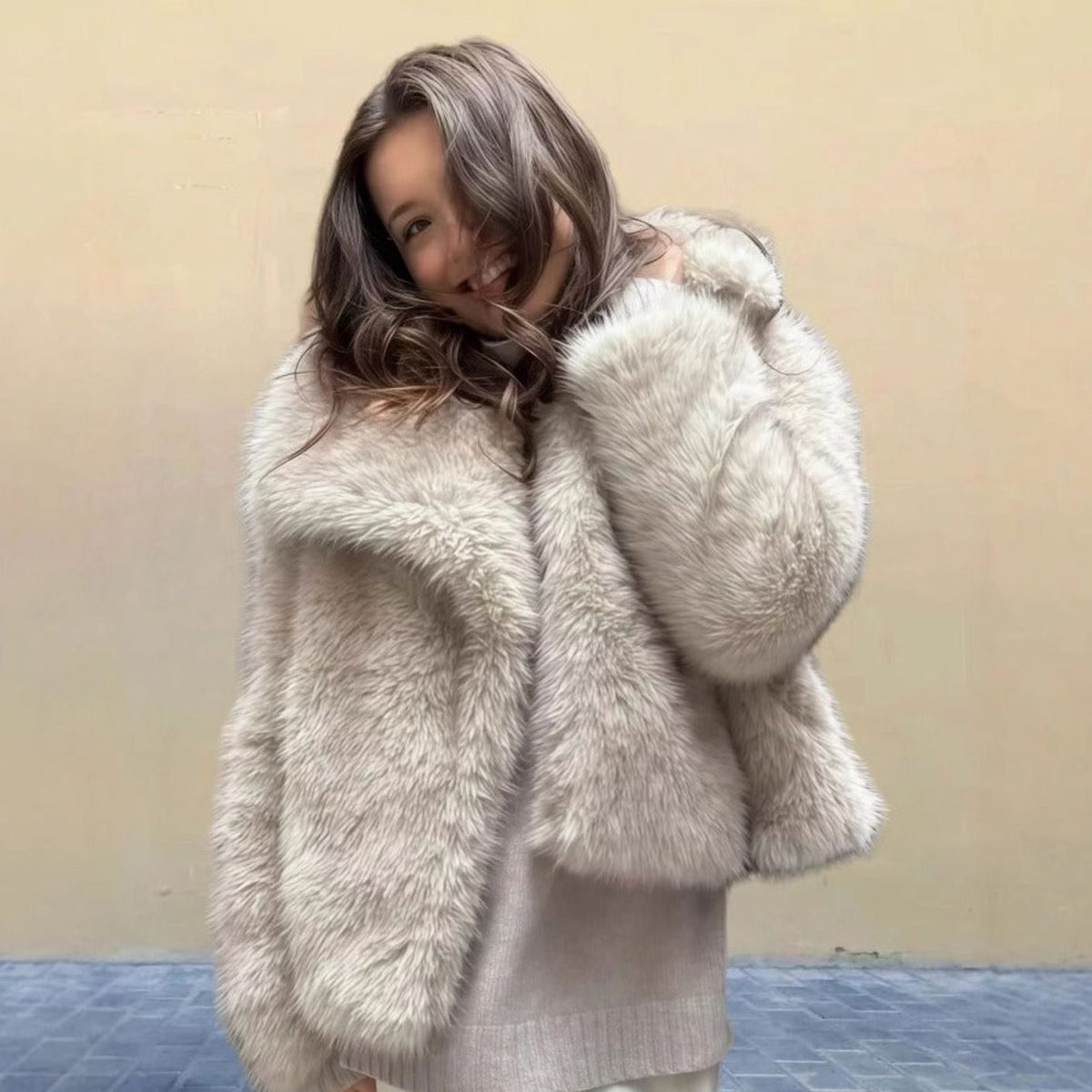 Women's Cropped Faux Fur Coat with Oversized Lapel