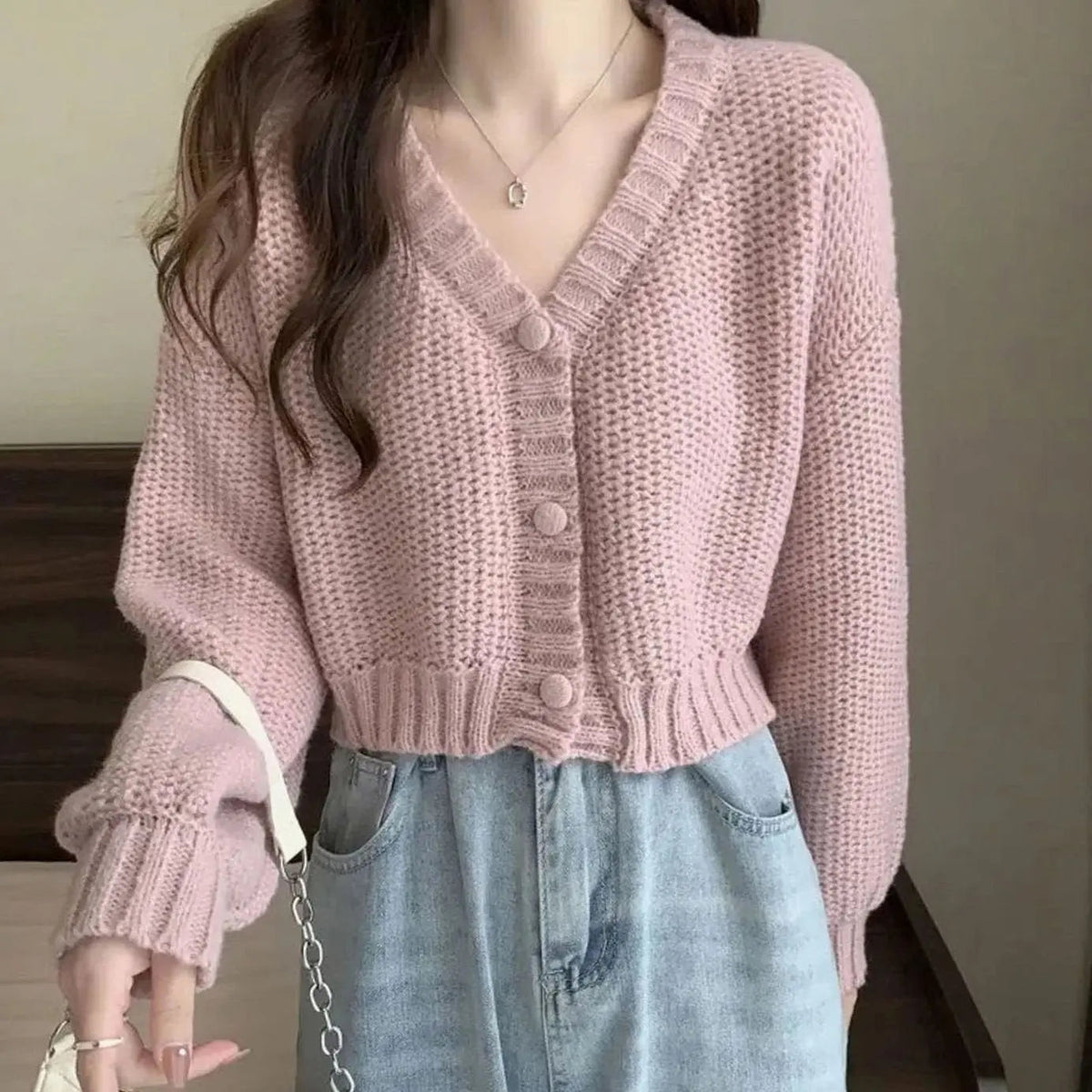 Women's Fitted Cropped V-Neck Knit Cardigan