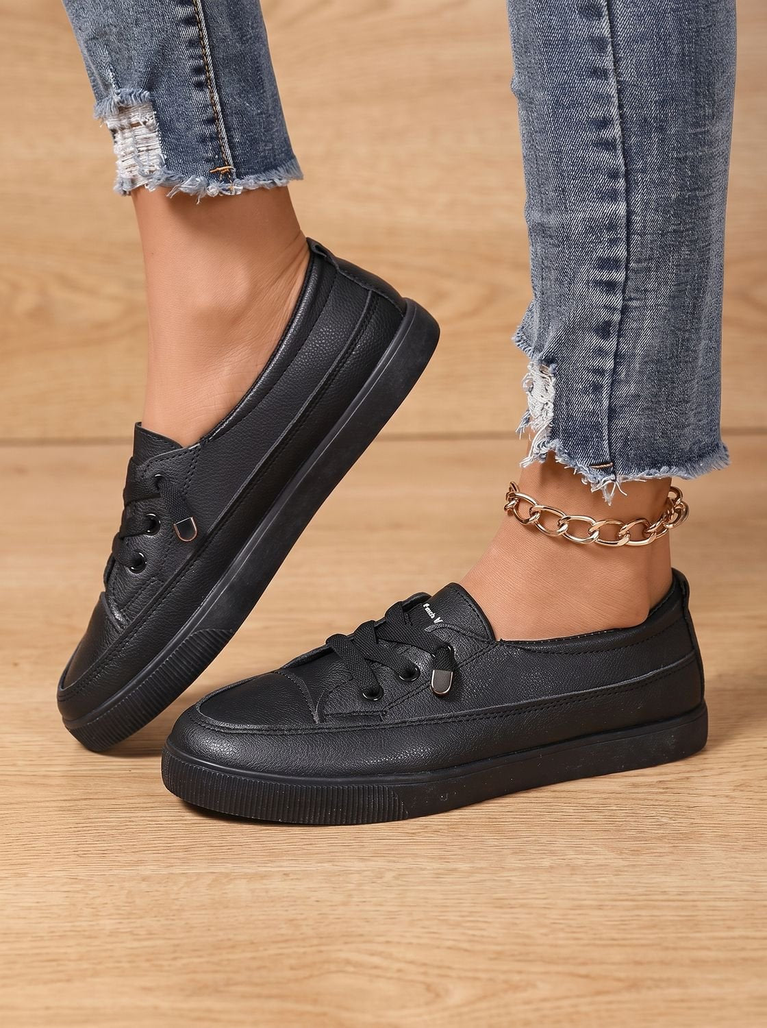 Women's Orthopedic Cushioned Lace-Up Low-Top Sneakers