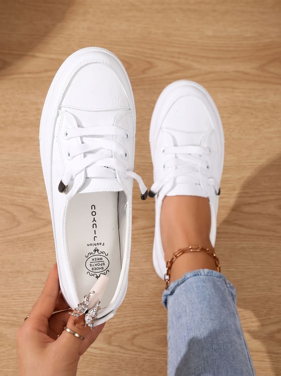 Women's Orthopedic Cushioned Lace-Up Low-Top Sneakers