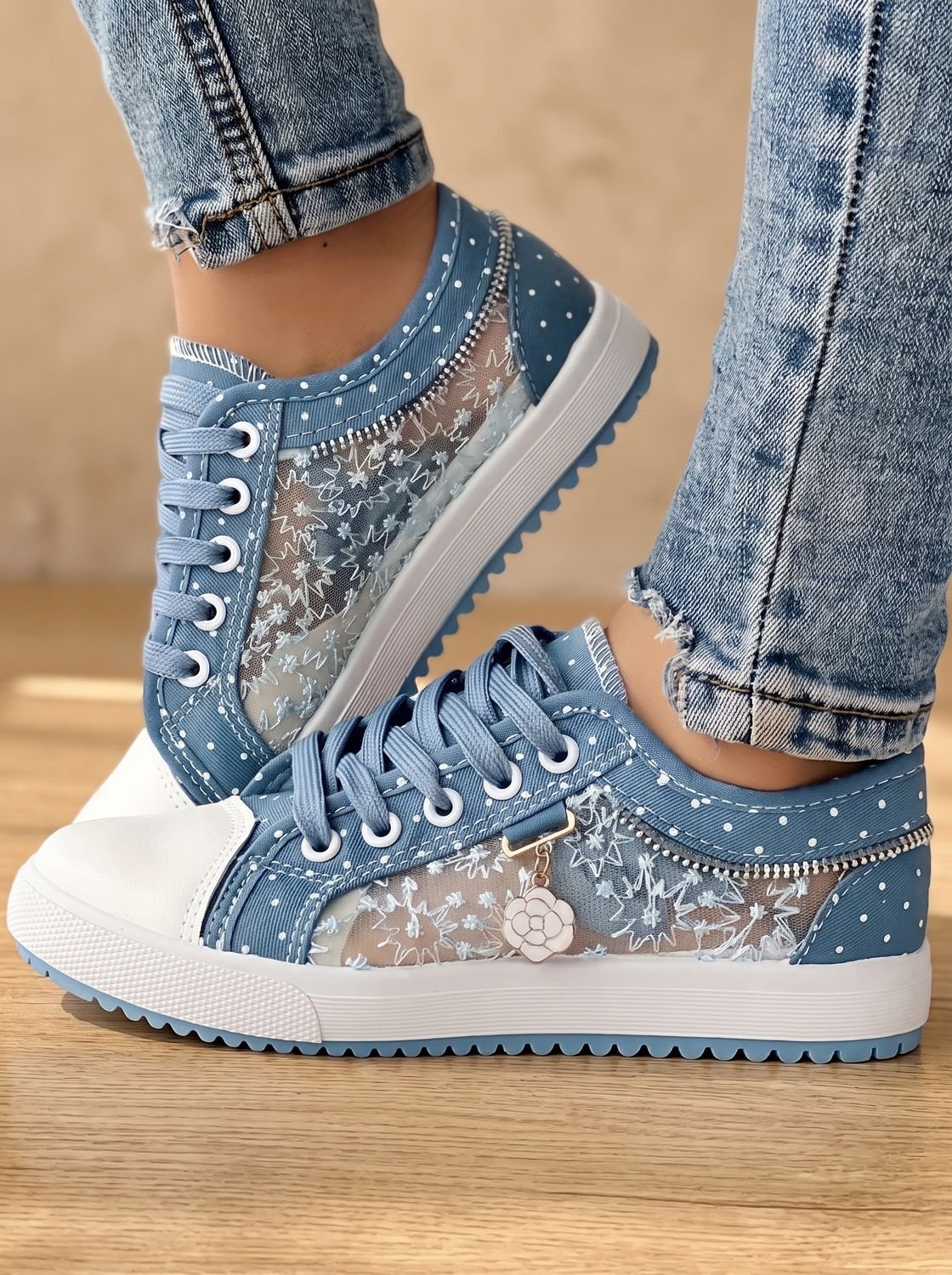Women's Orthopedic Lace-Up Floral Mesh Low-Top Sneakers