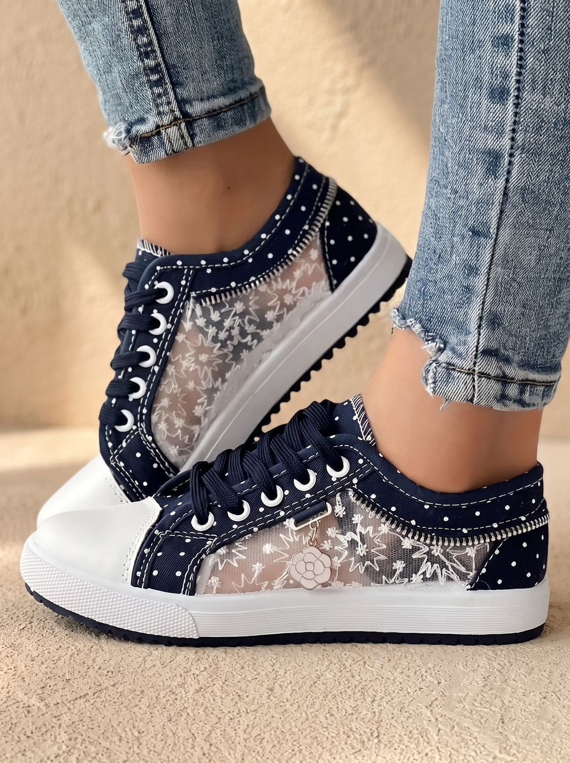 Women's Orthopedic Lace-Up Floral Mesh Low-Top Sneakers