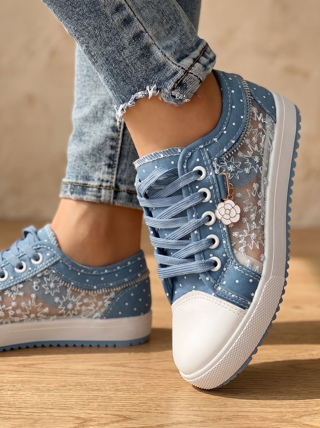 Women's Orthopedic Lace-Up Floral Mesh Low-Top Sneakers