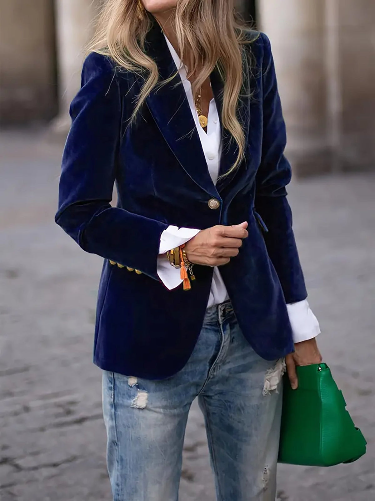 Women's Tailored Velvet Blazer with Lapel Collar and Single-Button Closure